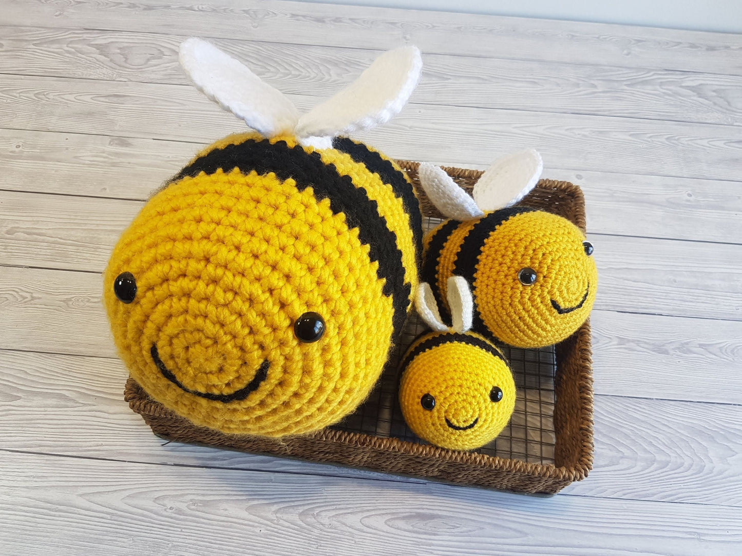 TikTok Bee Crochet Pattern In 3 Sizes | Giant Bee Pattern - Bumblebee Baby Bee Crochet - Baby Shower Gift - Amigurumi Bee Toy Christmas Gift