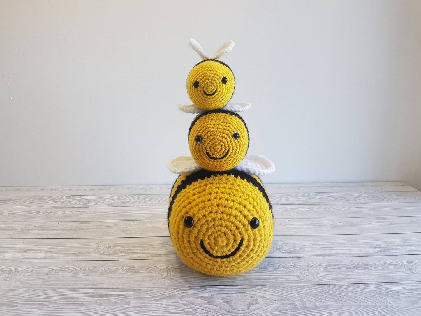 TikTok Bee Crochet Pattern In 3 Sizes | Giant Bee Pattern - Bumblebee Baby Bee Crochet - Baby Shower Gift - Amigurumi Bee Toy Christmas Gift