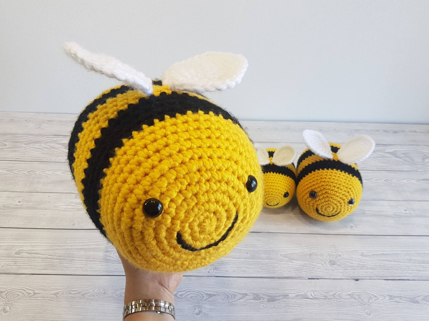 TikTok Bee Crochet Pattern In 3 Sizes | Giant Bee Pattern - Bumblebee Baby Bee Crochet - Baby Shower Gift - Amigurumi Bee Toy Christmas Gift