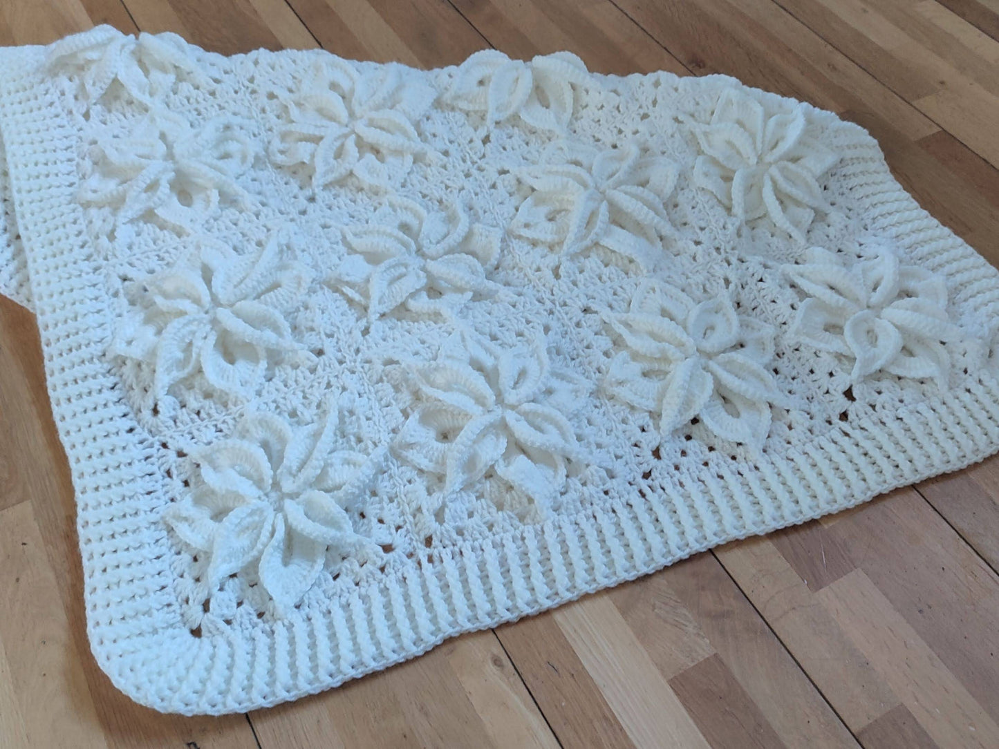 White Poinsettia Afghan Blanket Lapghan Crochet Pattern | Flower Blanket Baby Shower Gift Granny Square Blanket Baby Gift Birthday Present