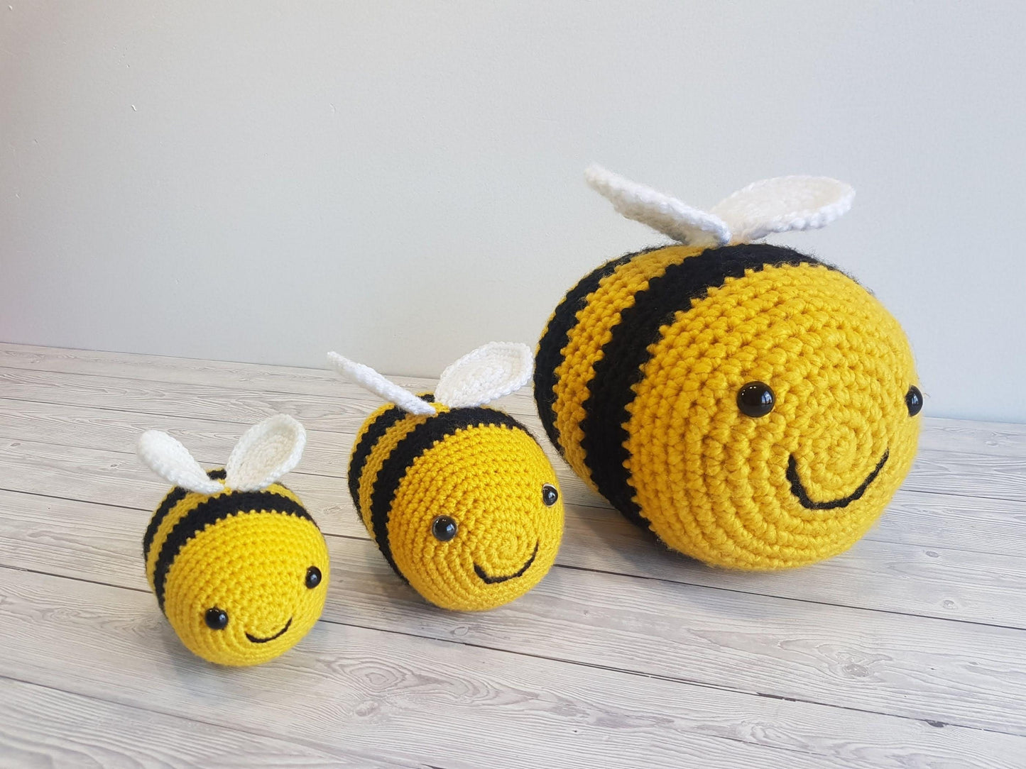 TikTok Bee Crochet Pattern In 3 Sizes | Giant Bee Pattern - Bumblebee Baby Bee Crochet - Baby Shower Gift - Amigurumi Bee Toy Christmas Gift
