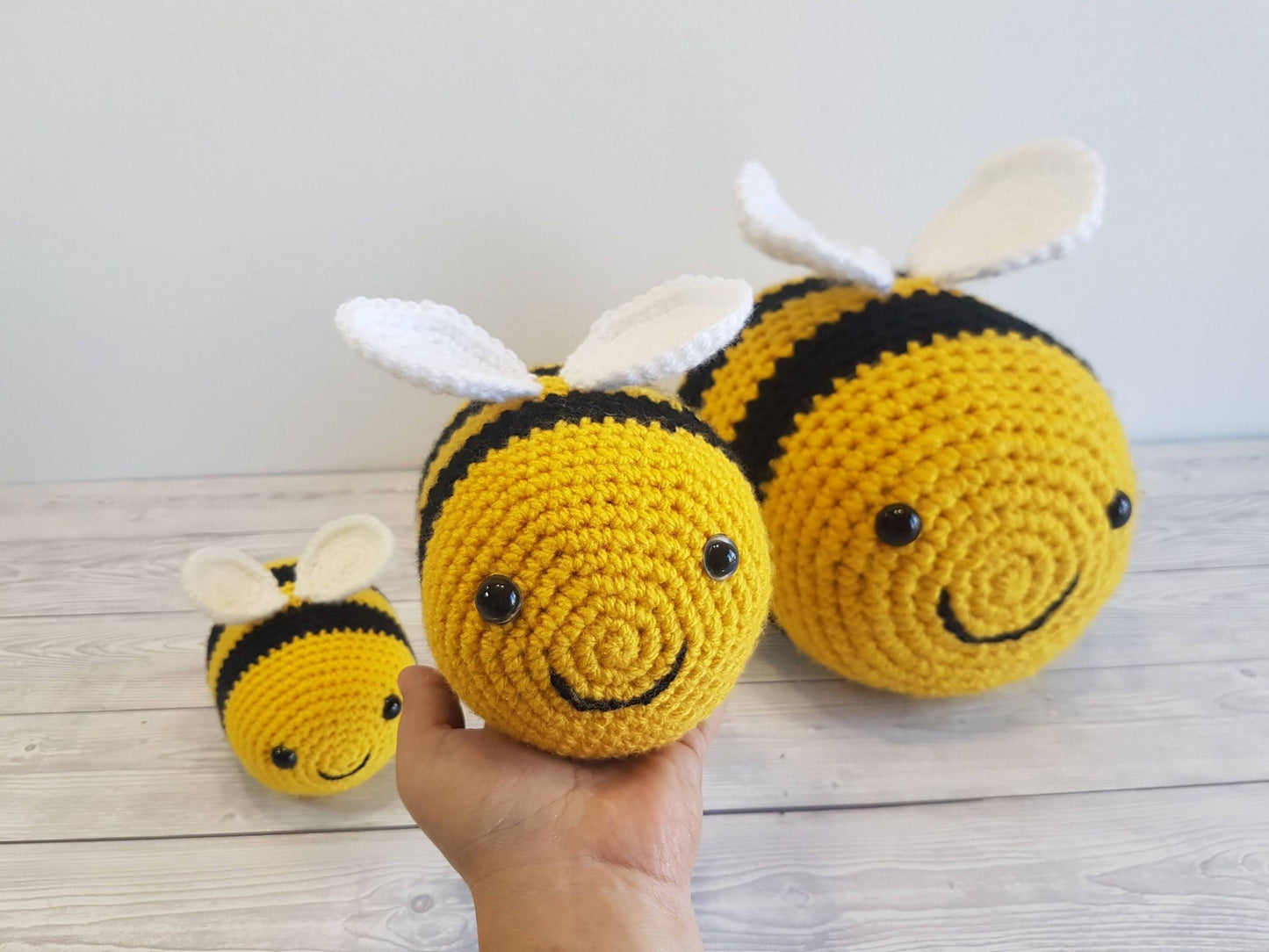 TikTok Bee Crochet Pattern In 3 Sizes | Giant Bee Pattern - Bumblebee Baby Bee Crochet - Baby Shower Gift - Amigurumi Bee Toy Christmas Gift