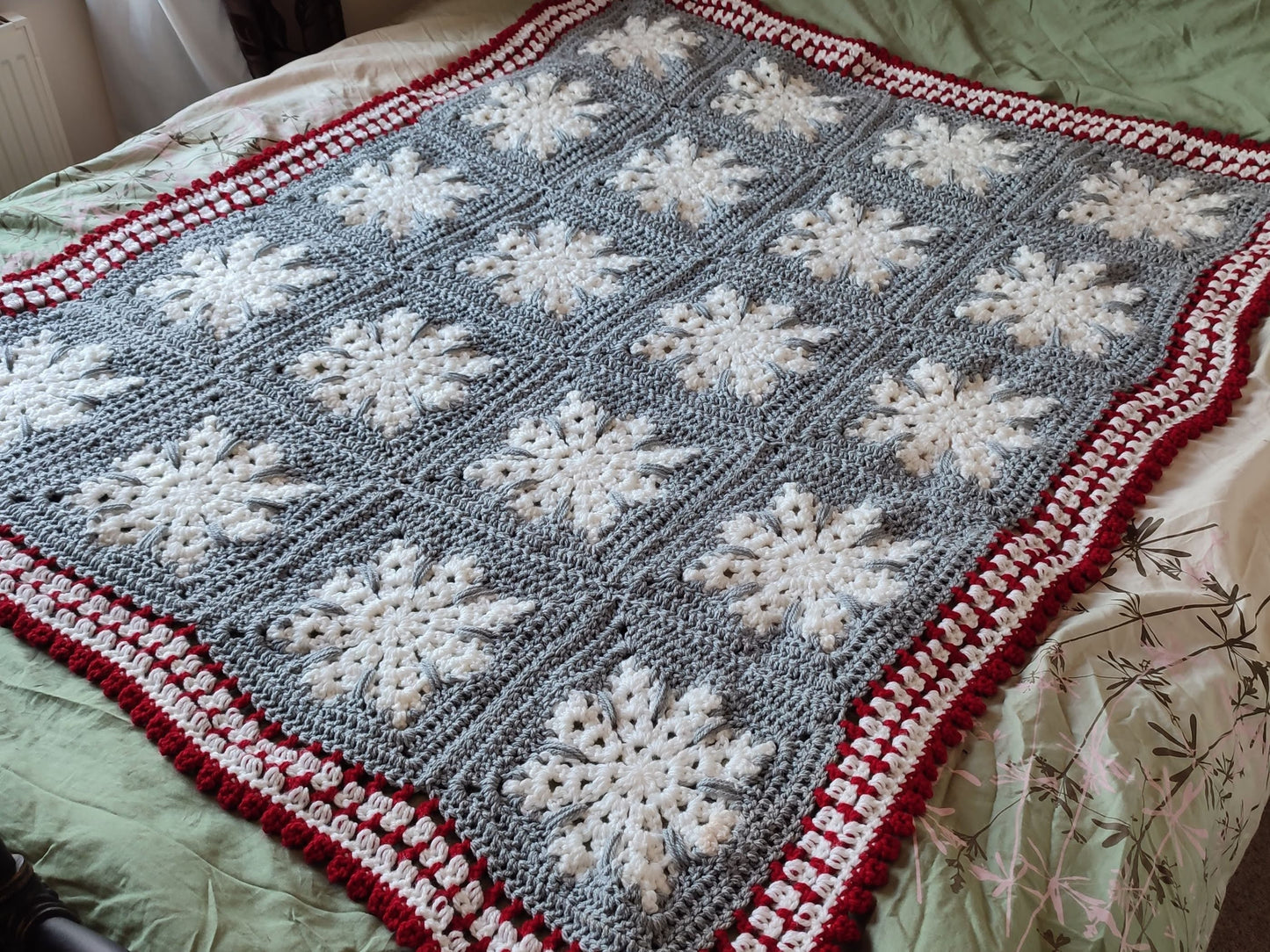 Winter Snowflake Afghan Blanket Lapghan Crochet Pattern | Snowflake Blanket Baby Shower Gift Granny Square Blanket Baby Gift Birthday Gift