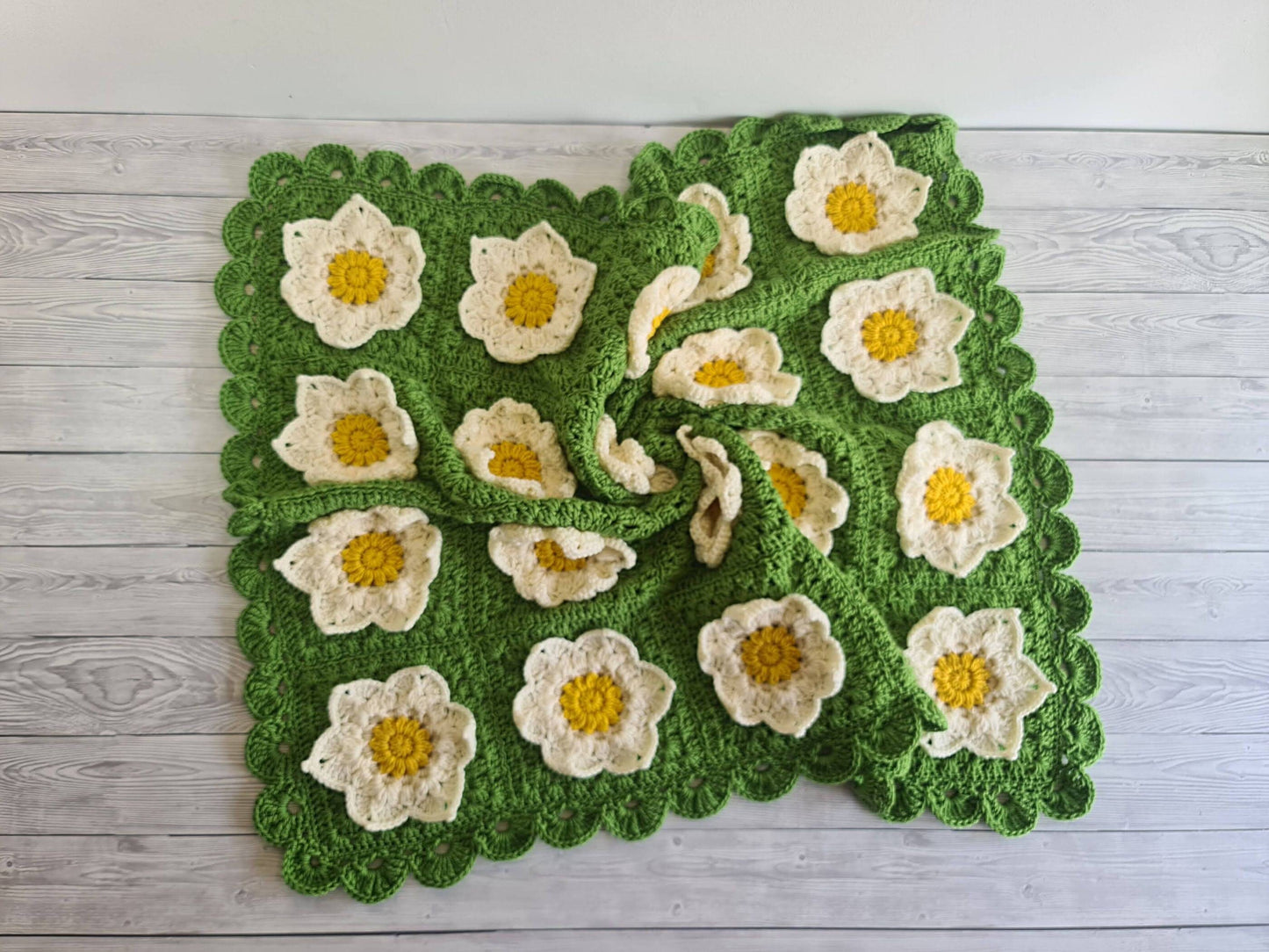 White Waterlily Baby Blanket Lapghan Crochet Pattern | Flower Blanket Baby Shower Gift Granny Square Blanket Baby Gift Christmas Birthday