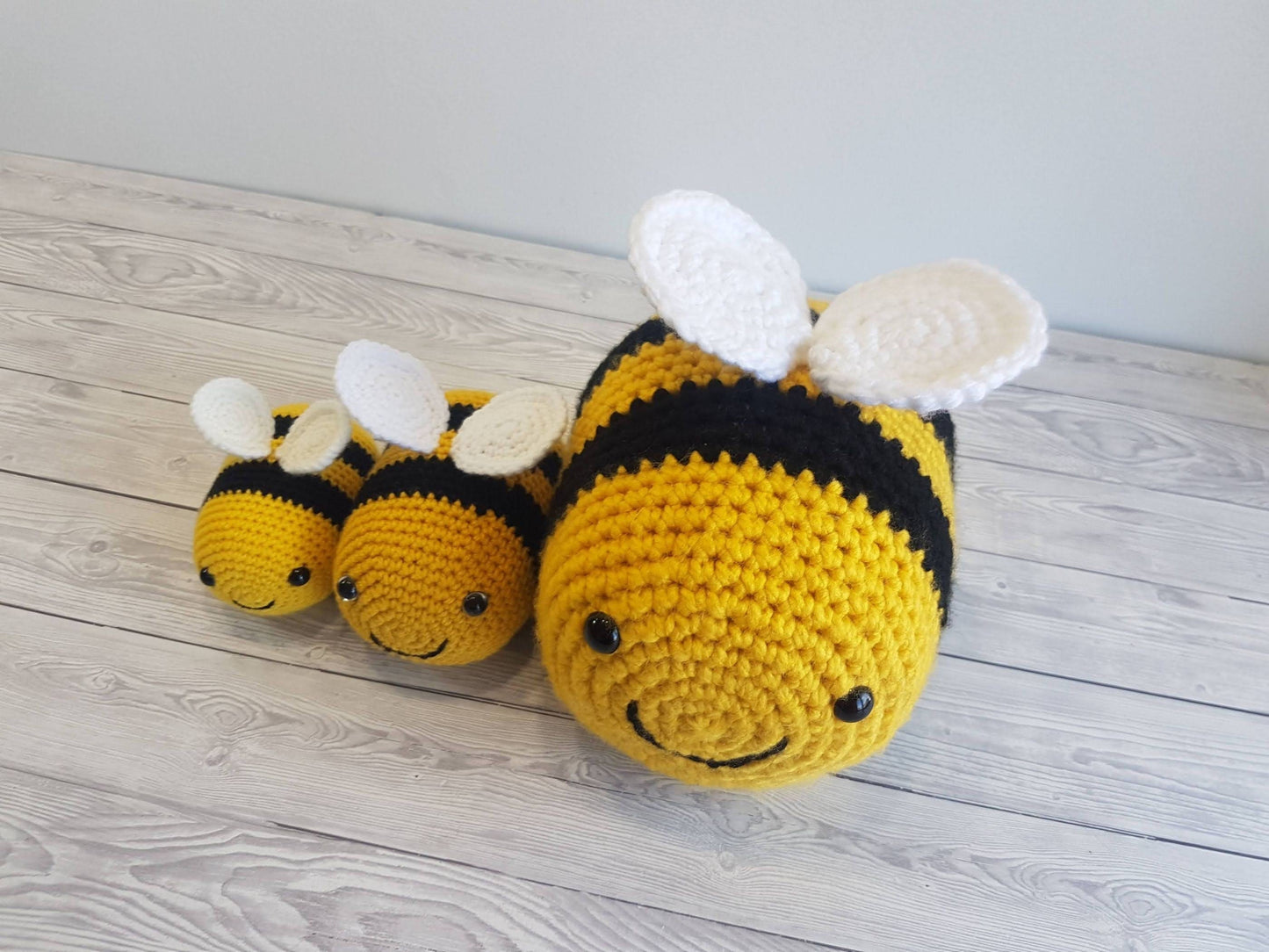 TikTok Bee Crochet Pattern In 3 Sizes | Giant Bee Pattern - Bumblebee Baby Bee Crochet - Baby Shower Gift - Amigurumi Bee Toy Christmas Gift