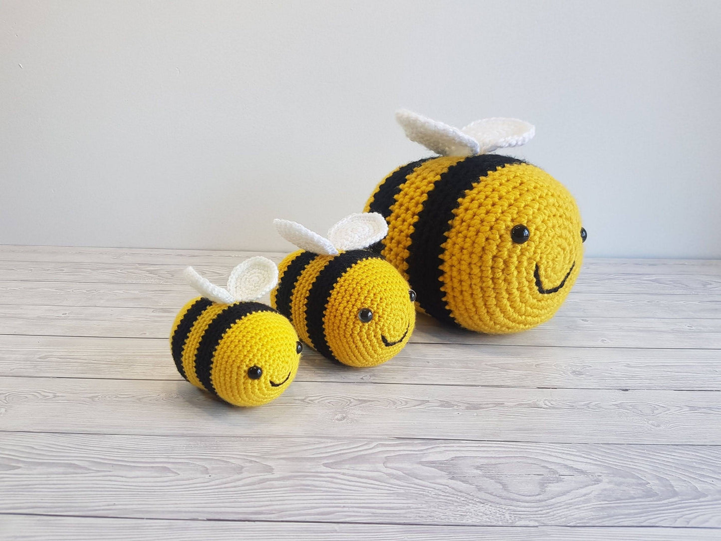 TikTok Bee Crochet Pattern In 3 Sizes | Giant Bee Pattern - Bumblebee Baby Bee Crochet - Baby Shower Gift - Amigurumi Bee Toy Christmas Gift