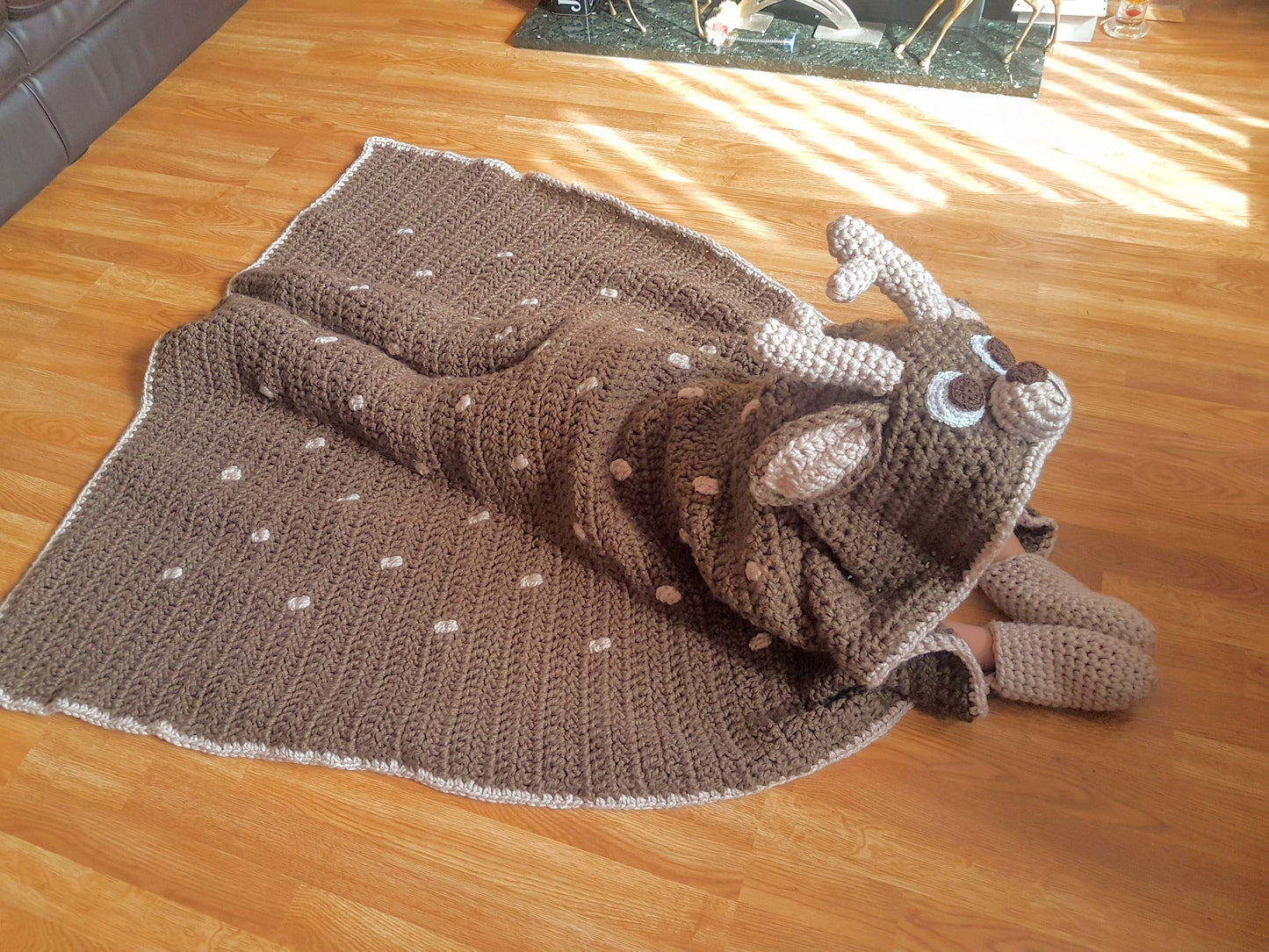 2in1 Woodland Deer Hooded Blanket Crochet Pattern | Adult & Child Sizes | Super Chunky Blanket | Animal Fawn Deer Crocheting Blanket Gift